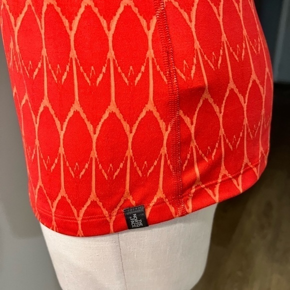 THE NORTH FACE orangish red exercise top with cross back shoulder straps - Picture 5 of 13